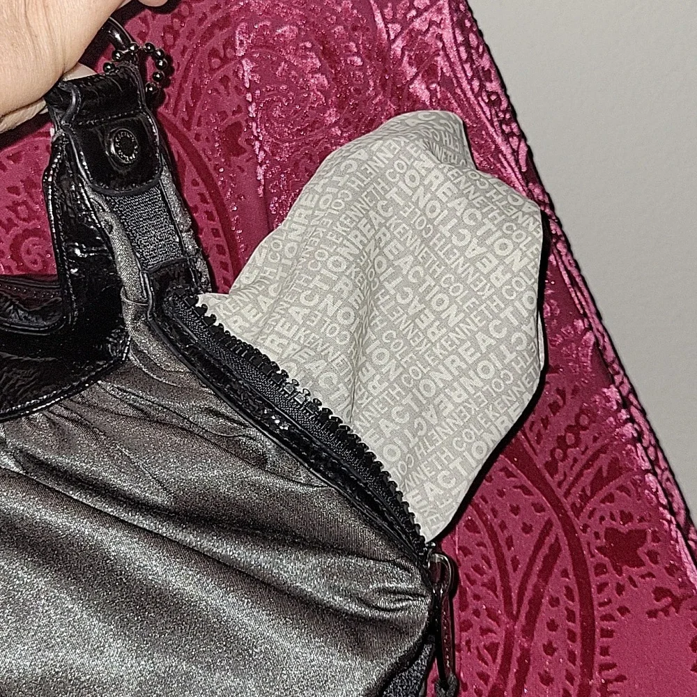 Reaction by Kenneth Cole crossbody - Picture 8 of 16